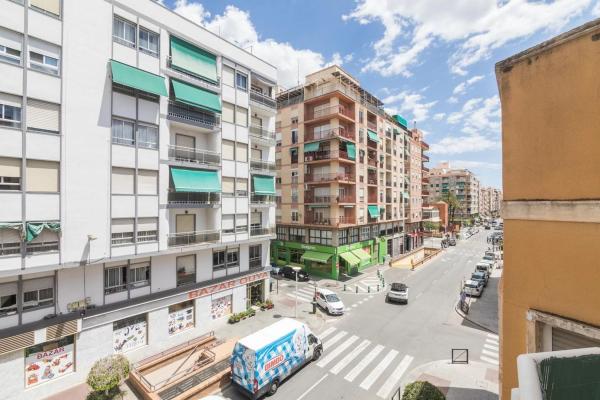 Piso en Barrio Reina Victoria-Miguel Hernández