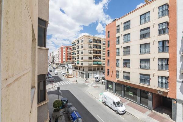 Piso en Barrio Reina Victoria-Miguel Hernández