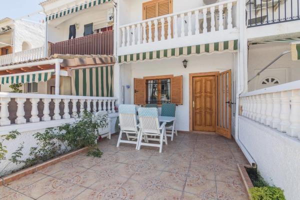 Chalet adosado en calle Canarias