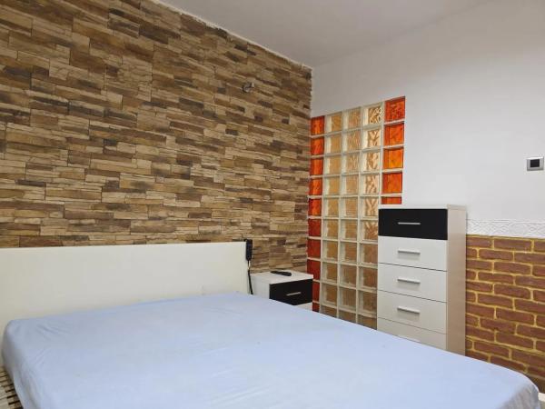 Piso en Barrio Reina Victoria-Miguel Hernández