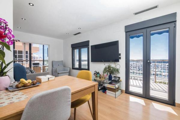 Piso en avenida Jesús Astondoa Santamaría