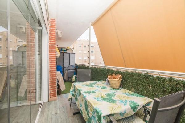 Piso en calle Villena s/n