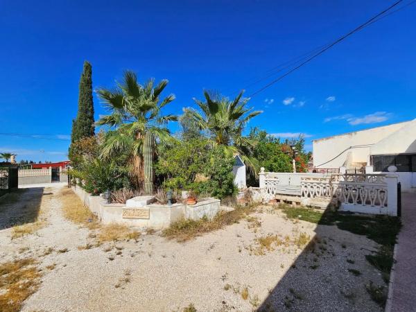 Casa independiente en calle Saladas, 1042