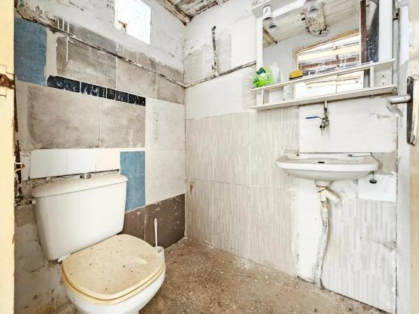 Casa independiente en calle Saladas, 1042