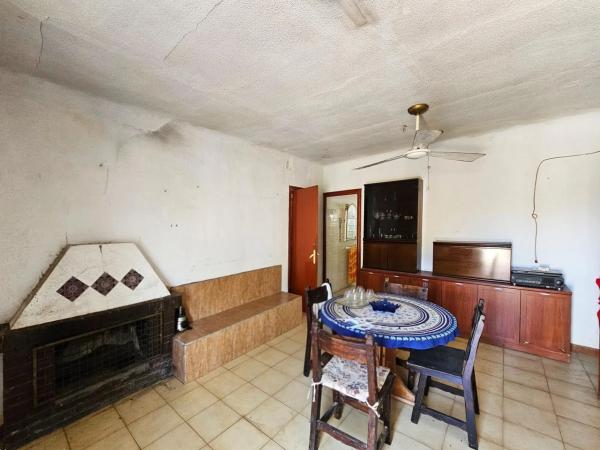 Casa independiente en calle Saladas, 1042