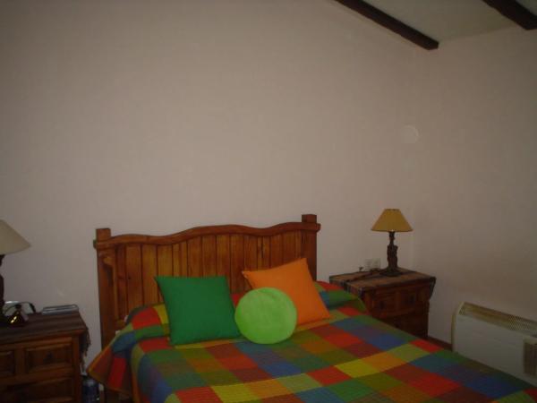 Chalet adosado en Nueva, 24