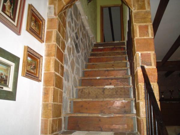 Chalet adosado en Nueva, 24