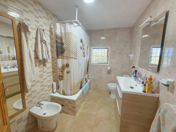 Casa independiente en calle la Cañada