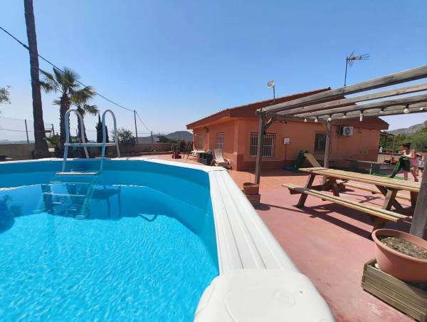 Casa independiente en calle la Cañada