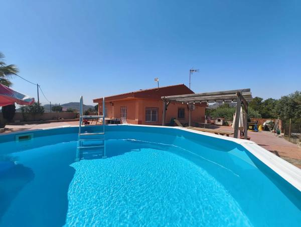 Casa independiente en calle la Cañada