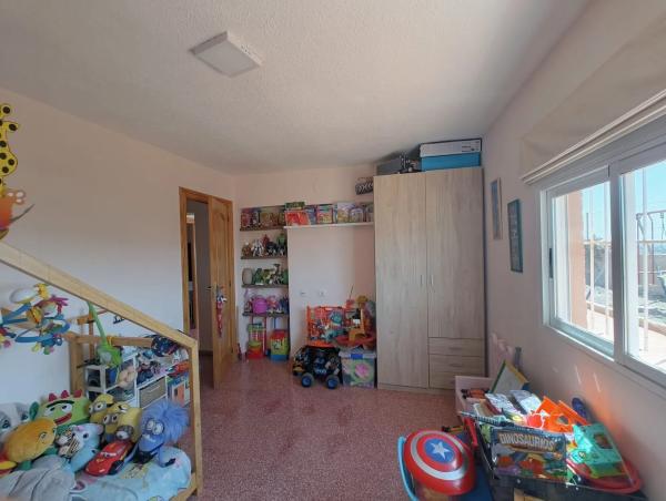 Casa independiente en calle la Cañada