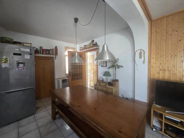 Chalet pareado en calle Font de Bany