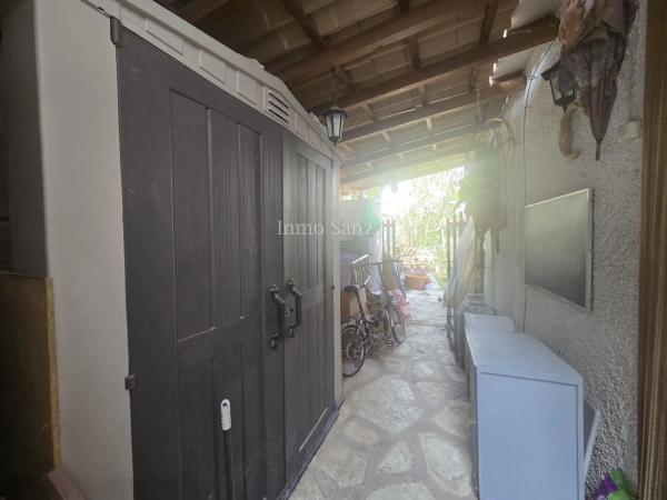 Chalet pareado en calle Font de Bany