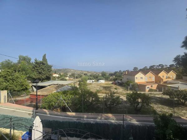 Chalet pareado en calle Font de Bany