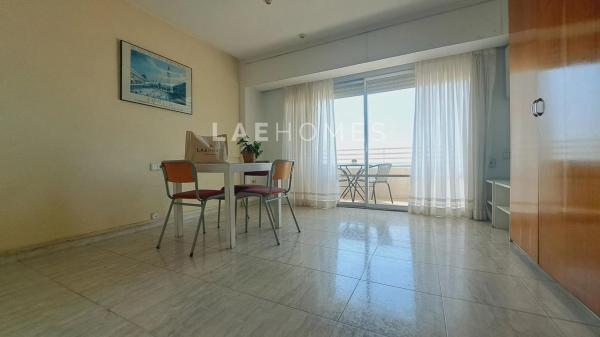 Estudio en calle Poeta Vila y Blanco, 4