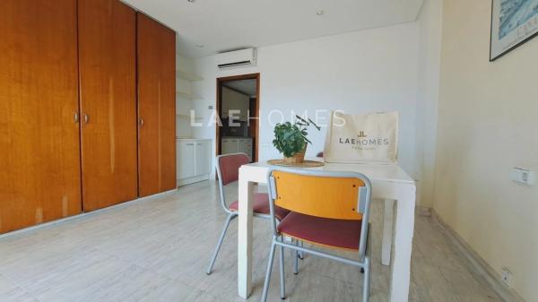 Estudio en calle Poeta Vila y Blanco, 4