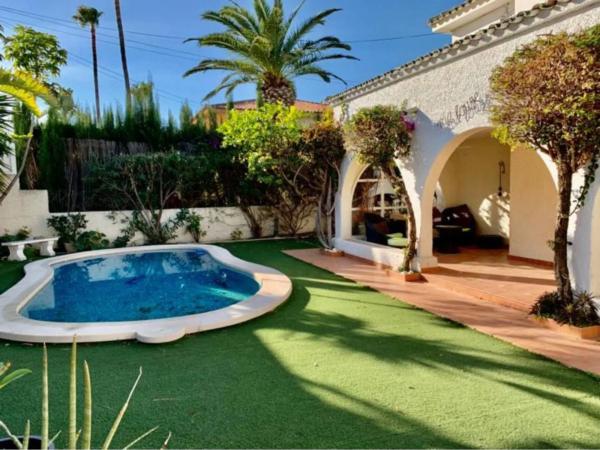 Chalet en Barrio Cabo de las Huertas