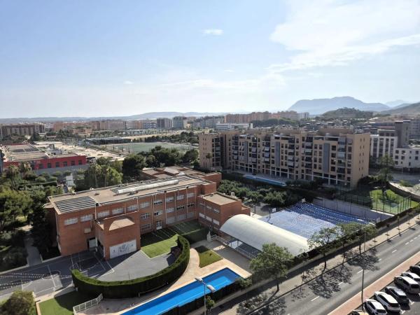 Piso en avenida Deportista Isabel Fernández, 2