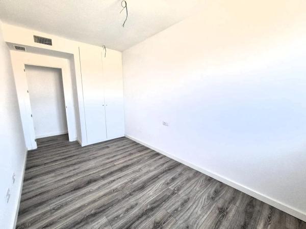 Piso en avenida Deportista Isabel Fernández, 2