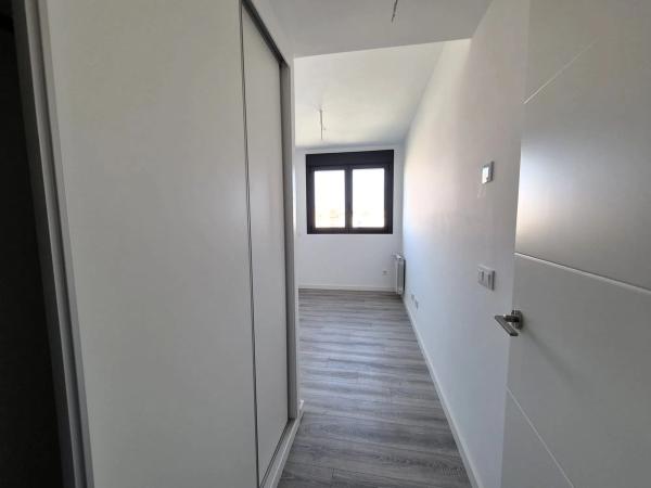 Piso en avenida Deportista Isabel Fernández, 2