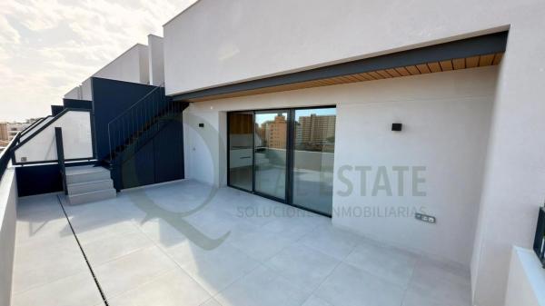 Dúplex en calle Periodista Asuncion Valdes