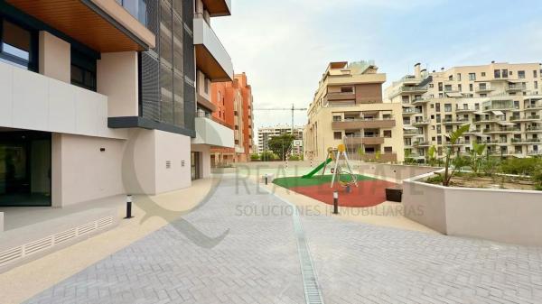 Dúplex en calle Periodista Asuncion Valdes