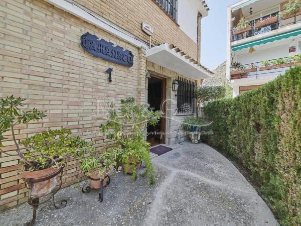 Chalet pareado en avenida Albufereta, 81 -73