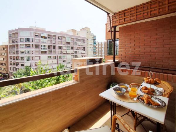 Piso en avenida Oscar Espla s/n