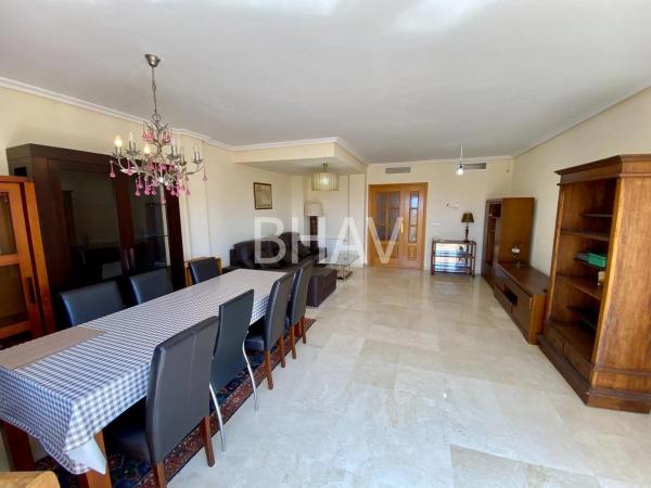 Dúplex en avenida Juan Sanchis Candela