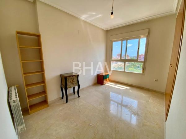 Dúplex en avenida Juan Sanchis Candela