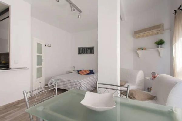 Estudio en rambla de Méndez Núñez, 43