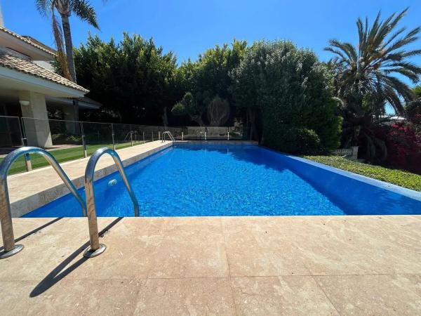 Casa independiente en avenida de la Costa Blanca