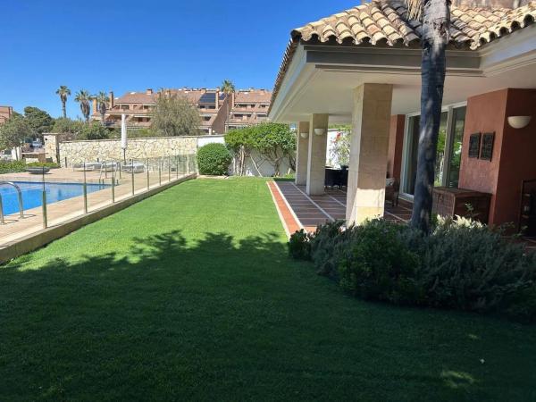 Casa independiente en avenida de la Costa Blanca