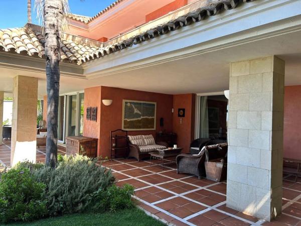 Casa independiente en avenida de la Costa Blanca