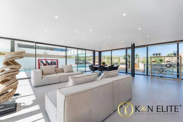 Casa independiente en calle Estragón