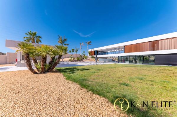 Casa independiente en calle Estragón