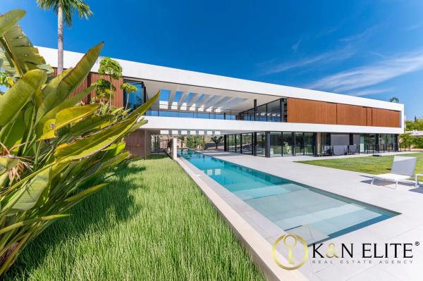 Casa independiente en calle Estragón