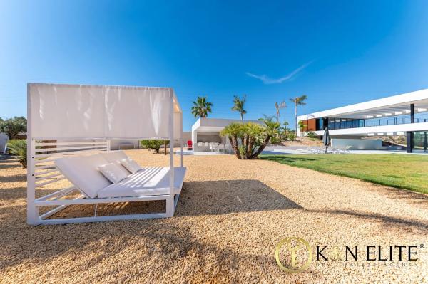 Casa independiente en calle Estragón