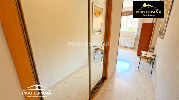 Dúplex en calle Madre Teresa de Calcuta