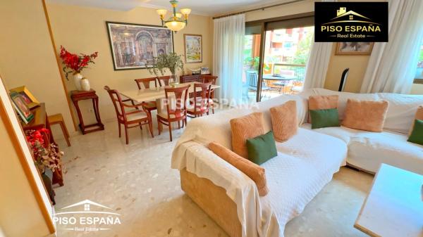 Dúplex en calle Madre Teresa de Calcuta