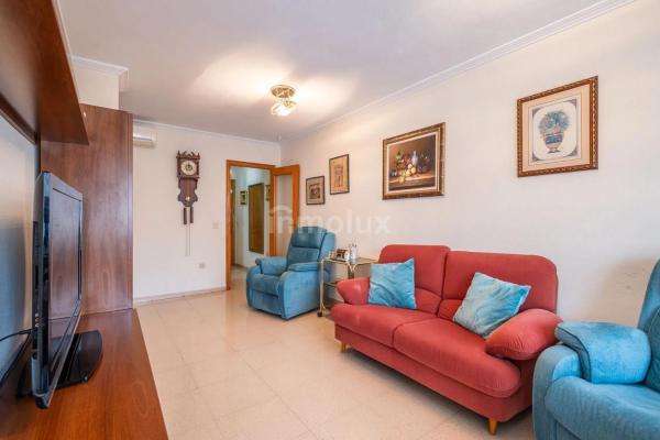 Piso en calle del Poeta Sansano