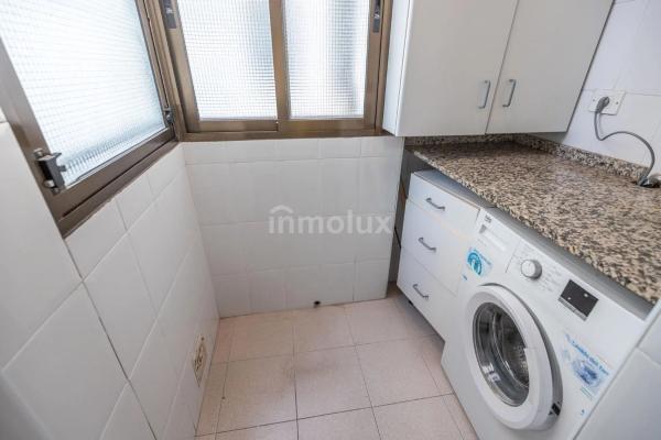 Piso en calle del Poeta Sansano