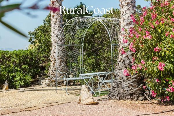 Casa independiente en calle Serra Bernia