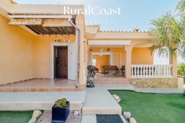 Casa independiente en calle Serra Bernia