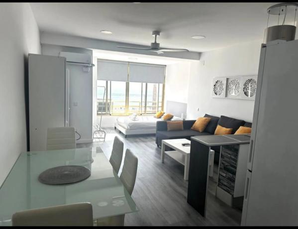 Estudio en avenida Jaime i el Conquistador, 82