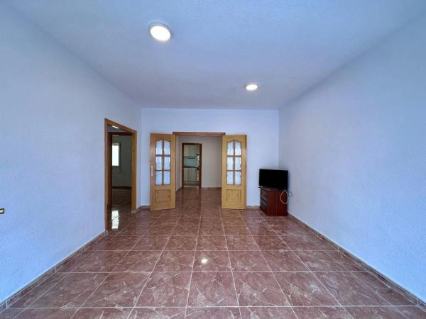 Piso en calle el Pinós, 1