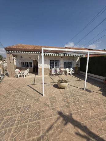 Chalet pareado en avenida del Vincle