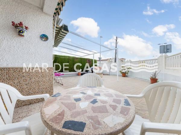 Chalet pareado en avenida del Vincle