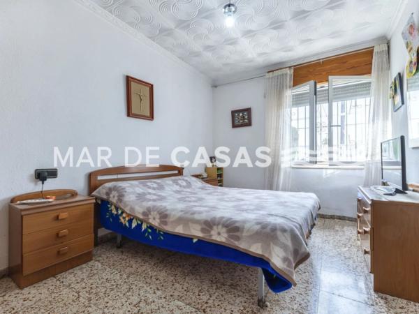 Chalet pareado en avenida del Vincle