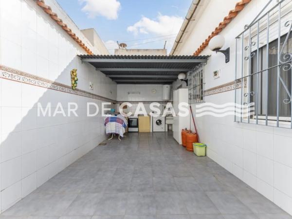 Chalet pareado en avenida del Vincle